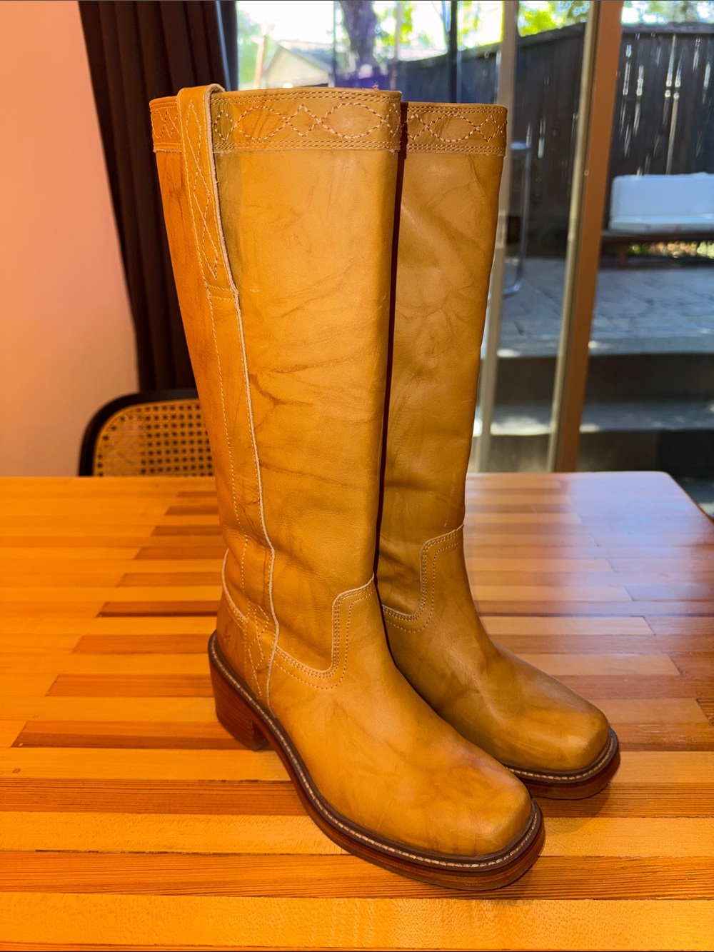 Frye- KATE PULL ON 
NEVER WORN